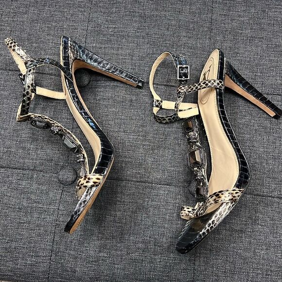 * Vince Camuto Signature Daria heels - Picture 4 of 5